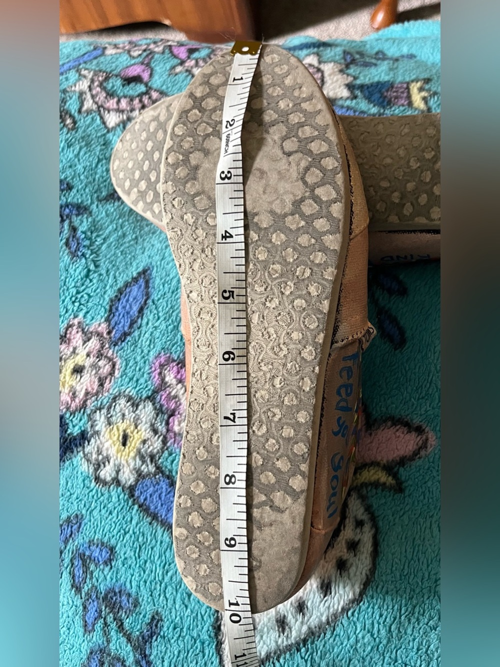 Hand-Painted Tan Tom’s Canvas Slip-On Flats - Rooted Tree Artwork - Picture 4 of 4